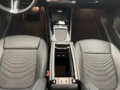 Photo 51 Mercedes GLA  200 7G-DCT