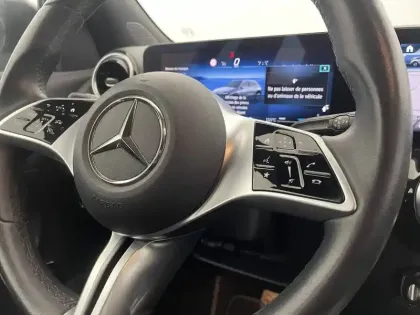 Photo 46 Mercedes GLA  200 7G-DCT