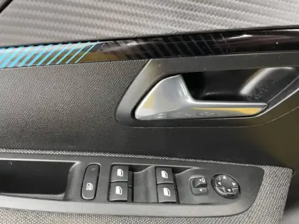 Photo 32 Peugeot 208  Electrique 50 kWh 136ch