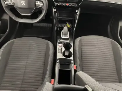 Photo 25 Peugeot 208  Electrique 50 kWh 136ch