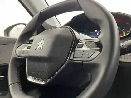 Photo 29 Peugeot 208  Electrique 50 kWh 136ch