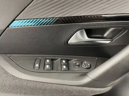 Photo 31 Peugeot 2008  PureTech 130 S&S EAT8