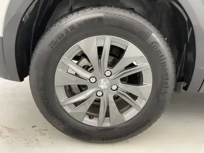 Photo 18 Peugeot 2008  PureTech 130 S&S EAT8