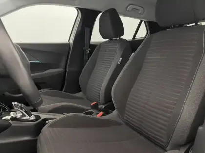 Photo 13 Peugeot 2008  PureTech 130 S&S EAT8