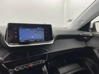 Photo 27 Peugeot 2008  PureTech 130 S&S EAT8