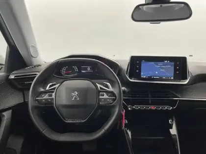 Photo 21 Peugeot 2008  PureTech 130 S&S EAT8