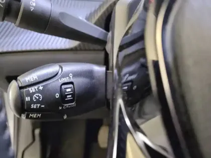 Photo 19 Peugeot 208  PureTech 75 S&S BVM5