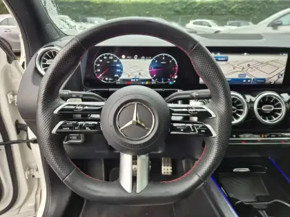 Photo 14 Mercedes GLA  200 d 8G-DCT