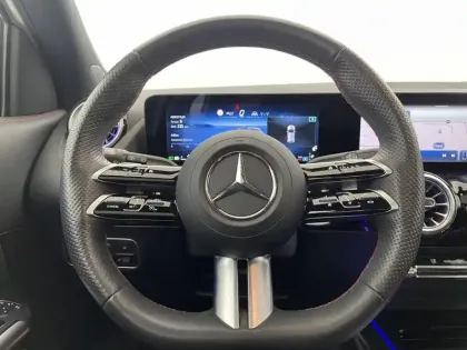 Photo 80 Mercedes GLA  200 d 8G-DCT