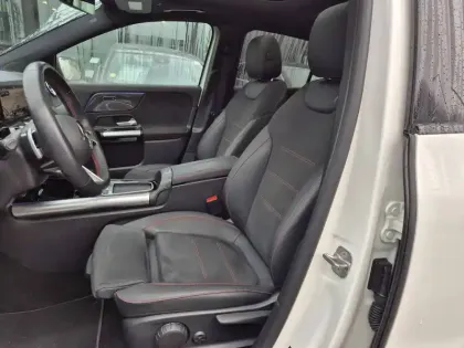 Photo 11 Mercedes GLA  200 d 8G-DCT