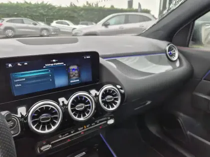 Photo 21 Mercedes GLA  200 d 8G-DCT