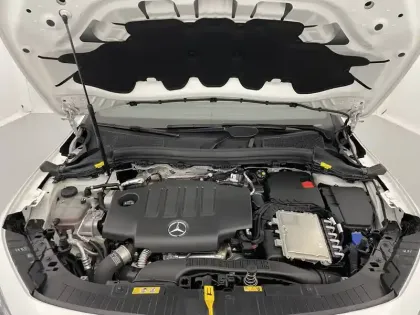Photo 77 Mercedes GLA  200 d 8G-DCT