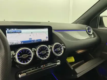 Photo 49 Mercedes GLA  200 d 8G-DCT