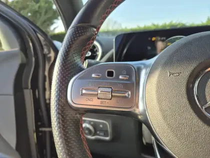 Photo 13 Mercedes GLA  200 d 8G-DCT