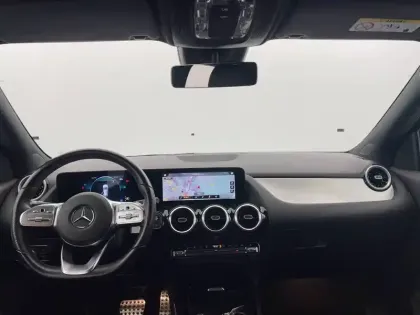 Photo 81 Mercedes GLA  200 d 8G-DCT