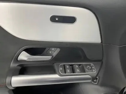 Photo 78 Mercedes GLA  200 d 8G-DCT