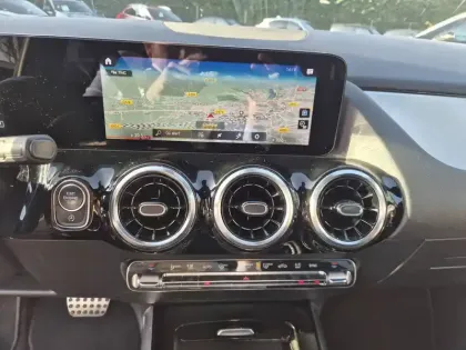 Photo 17 Mercedes GLA  200 d 8G-DCT