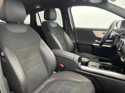 Photo 111 Mercedes GLA  200 d 8G-DCT