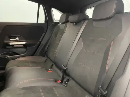 Photo 99 Mercedes GLA  200 d 8G-DCT