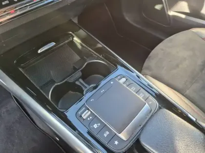 Photo 18 Mercedes GLA  200 d 8G-DCT