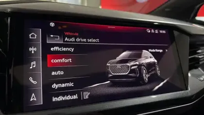 Photo 25 Audi Q4  e-tron 40 204 ch 82 kWh