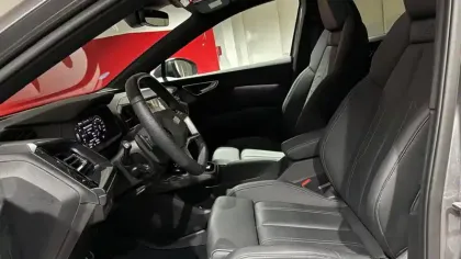 Photo 9 Audi Q4  e-tron 40 204 ch 82 kWh