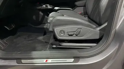 Photo 10 Audi Q4  e-tron 40 204 ch 82 kWh