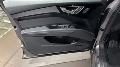 Photo 11 Audi Q4  e-tron 40 204 ch 82 kWh