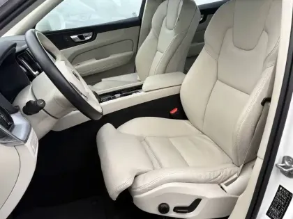 Photo 8 Volvo Xc60  B4 (Diesel) 197 ch Geartronic 8