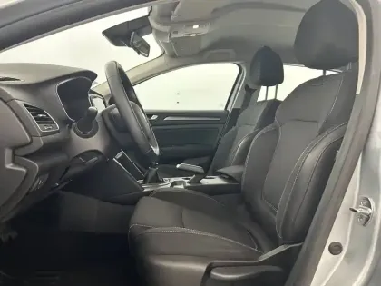 Photo 17 Renault Megane Mégane IV Berline Blue dCi 115 - 21B