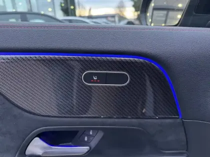 Photo 8 Mercedes GLA  200 d 8G-DCT