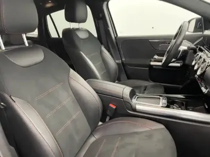 Photo 45 Mercedes GLA  200 d 8G-DCT