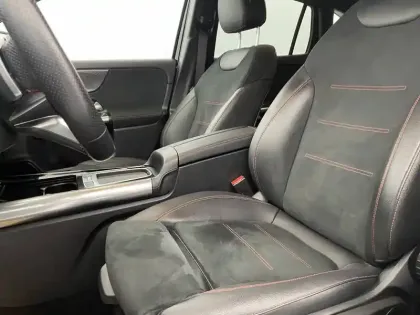 Photo 32 Mercedes GLA  200 d 8G-DCT