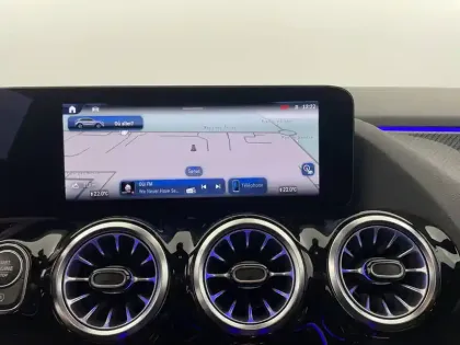 Photo 38 Mercedes GLA  200 d 8G-DCT