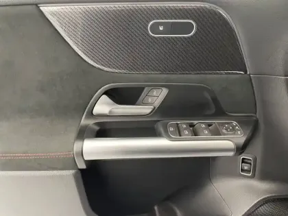 Photo 44 Mercedes GLA  200 d 8G-DCT