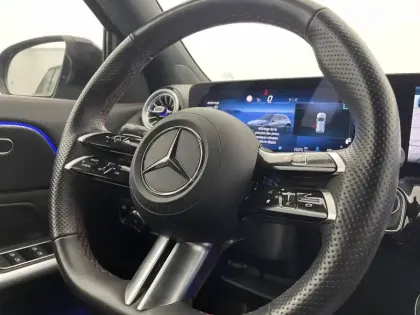 Photo 41 Mercedes GLA  200 d 8G-DCT