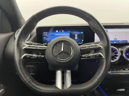 Photo 40 Mercedes GLA  200 d 8G-DCT