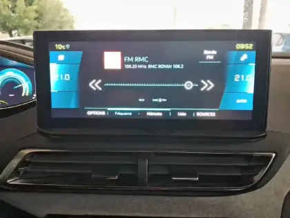 Photo 17 Peugeot 3008  Hybrid 225 e-EAT8