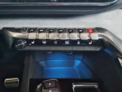 Photo 19 Peugeot 3008  Hybrid 225 e-EAT8