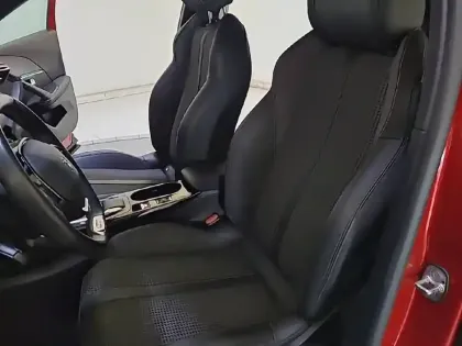 Photo 10 Peugeot 2008  Electrique 136 ch