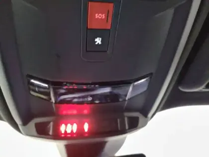 Photo 25 Peugeot 2008  Electrique 136 ch