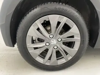 Photo 18 Peugeot 208  Electrique 50 kWh 136ch