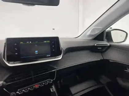 Photo 27 Peugeot 208  Electrique 50 kWh 136ch