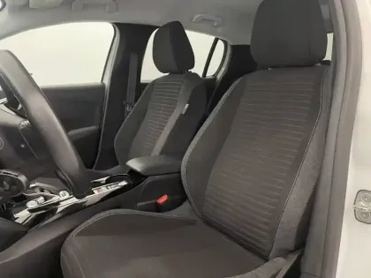 Photo 13 Peugeot 208  Electrique 50 kWh 136ch