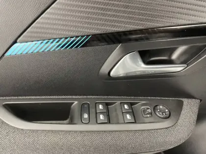 Photo 31 Peugeot 208  Electrique 50 kWh 136ch