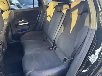 Photo 15 Mercedes GLA  250 e 8G-DCT