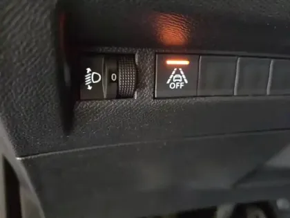 Photo 28 Peugeot 2008  BlueHDi 110 S&S BVM6