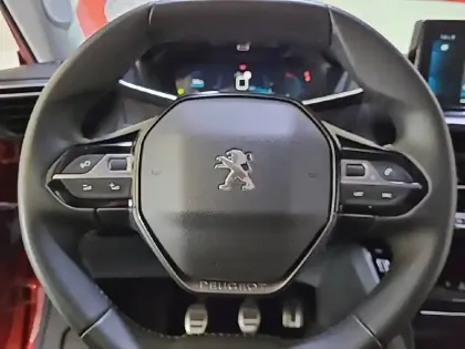 Photo 8 Peugeot 2008  BlueHDi 110 S&S BVM6