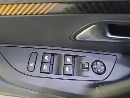 Photo 61 Peugeot 2008 Gén. II Ph1 NG Roadtrip 5