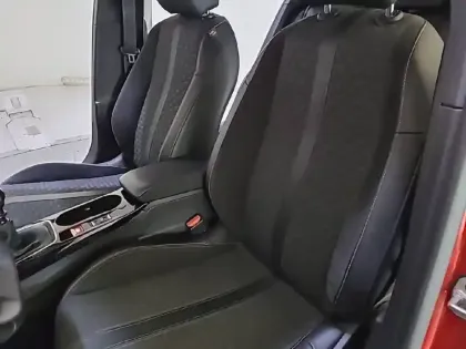 Photo 42 Peugeot 2008 Gén. II Ph1 NG Roadtrip 5